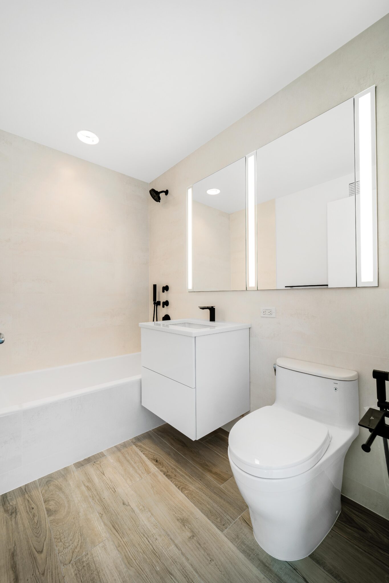 Bathroom 2 (small)-1